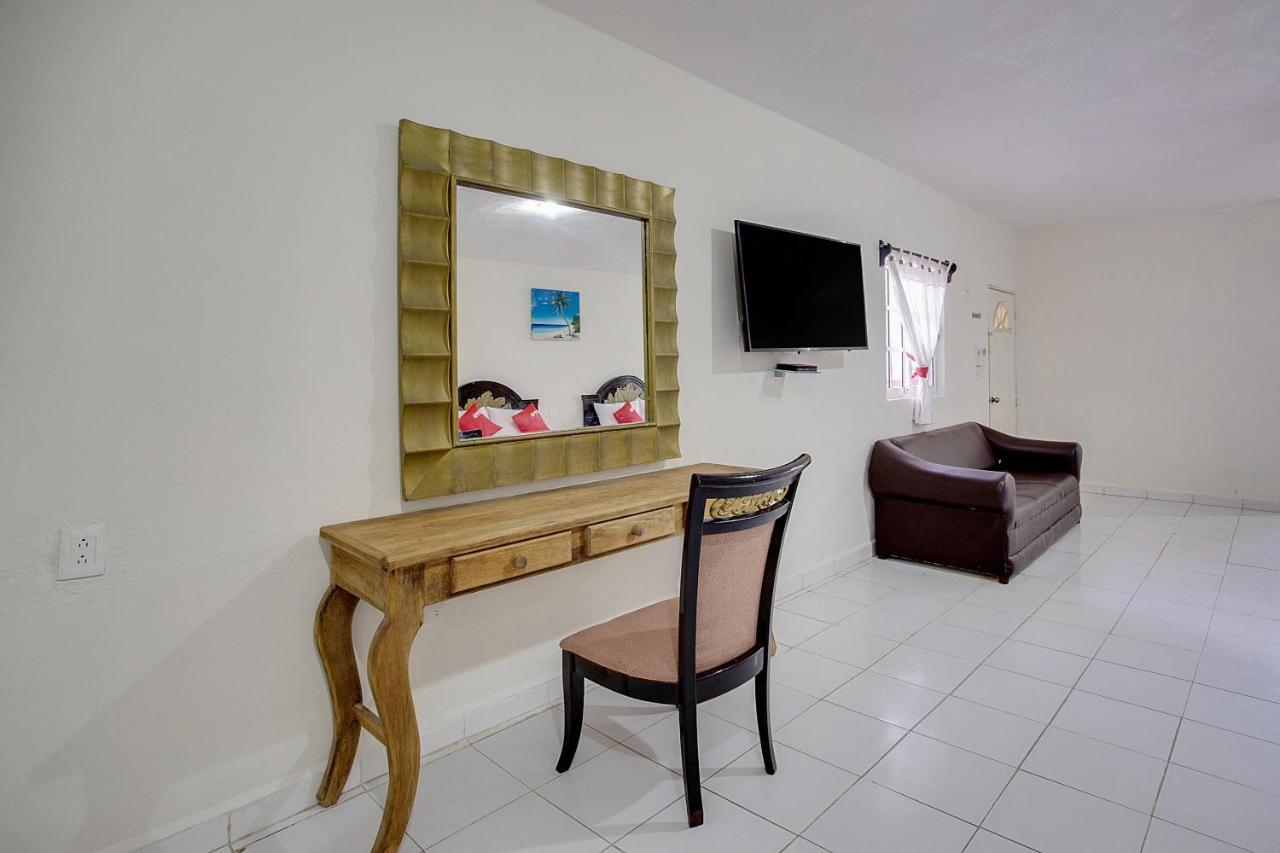 Oyo Hotel Addy ตูลุม ภายนอก รูปภาพ