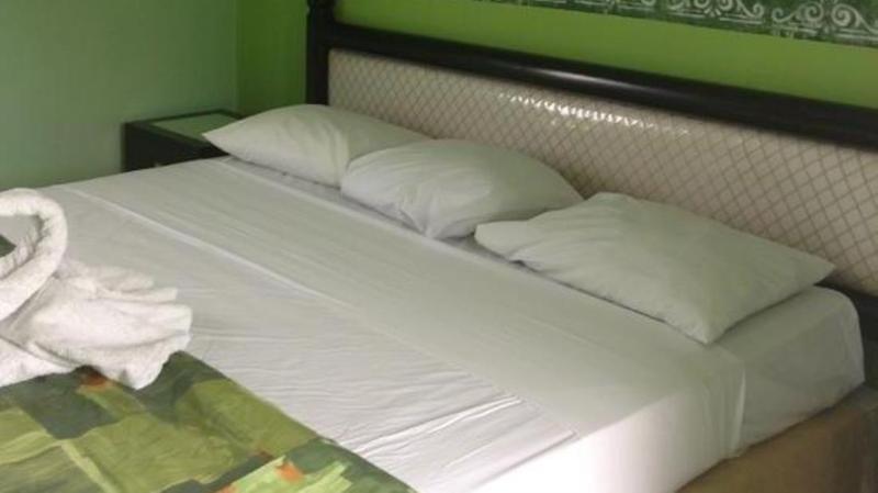 Oyo Hotel Addy ตูลุม ภายนอก รูปภาพ