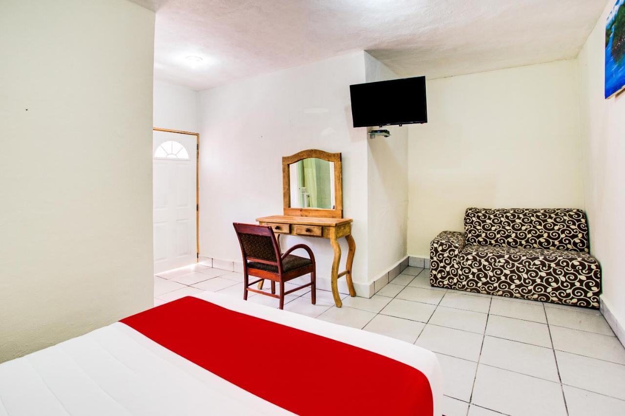 Oyo Hotel Addy ตูลุม ภายนอก รูปภาพ
