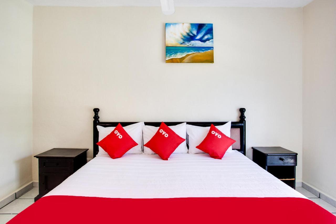 Oyo Hotel Addy ตูลุม ภายนอก รูปภาพ